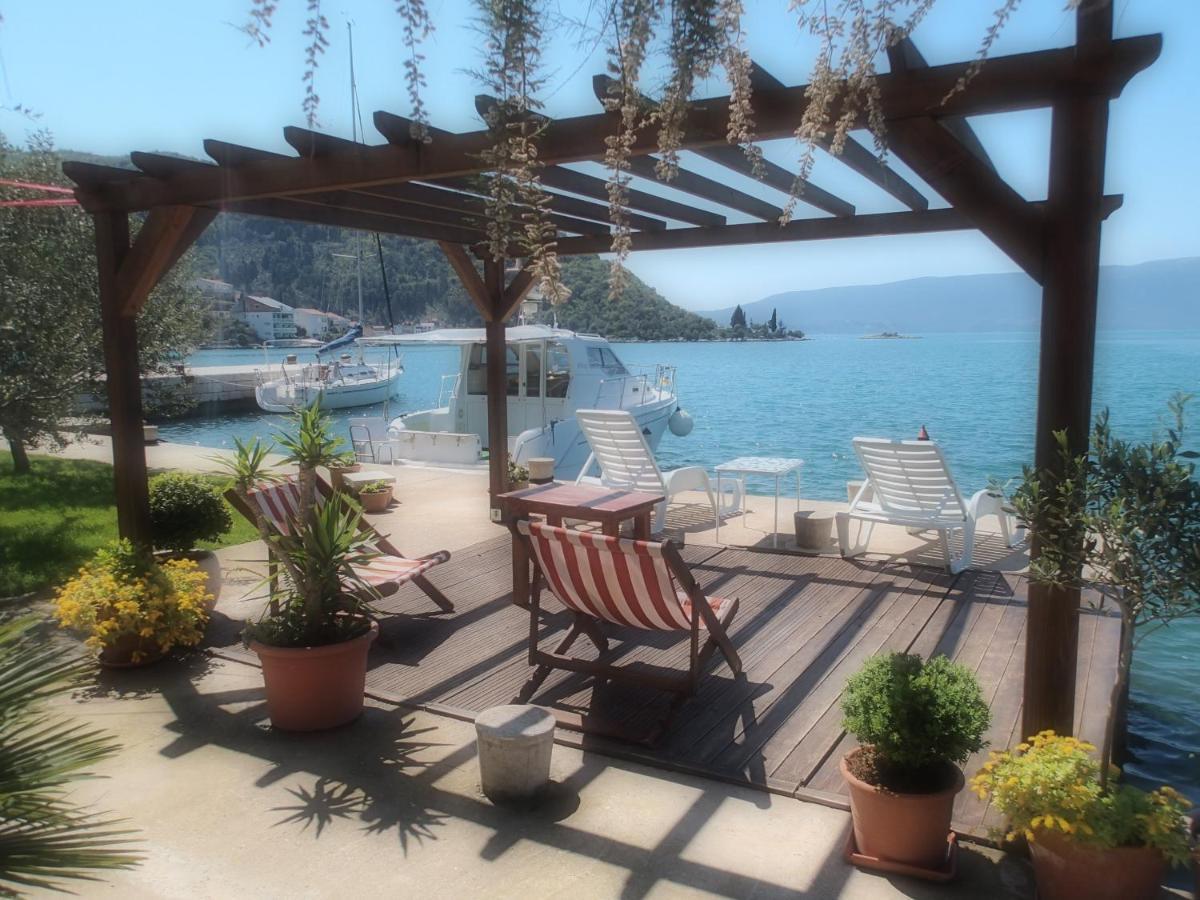 Apartments By The Sea Blace, Neretva Delta - Usce Neretve - 16068 Exterior foto