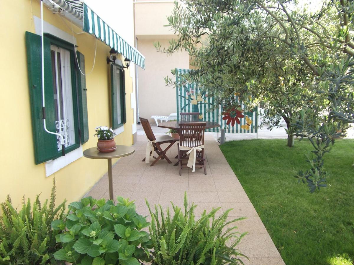 Apartments By The Sea Blace, Neretva Delta - Usce Neretve - 16068 Exterior foto